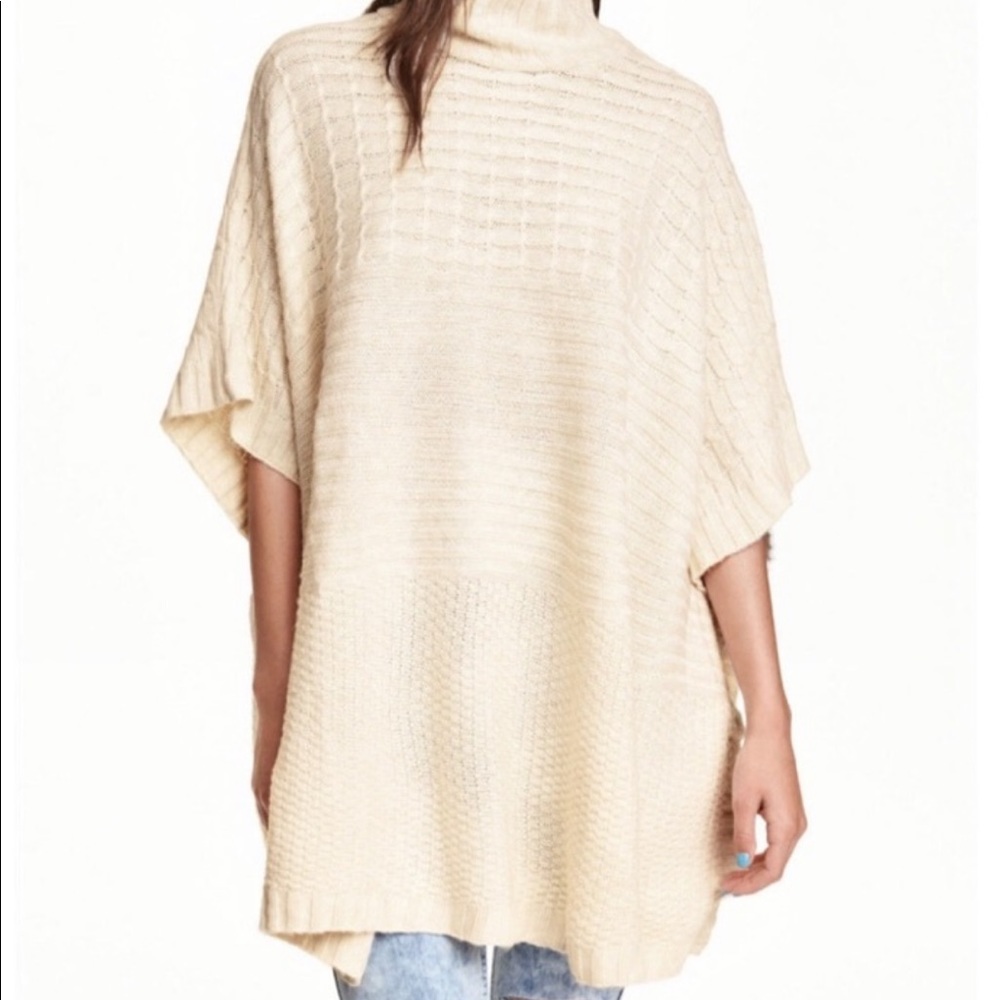 BLACK H&M Divided Sweater Poncho